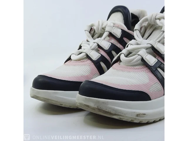 Paar sneakers, maat 36 1/2 louis vuitton, go 0169 - afbeelding 3 van  10
