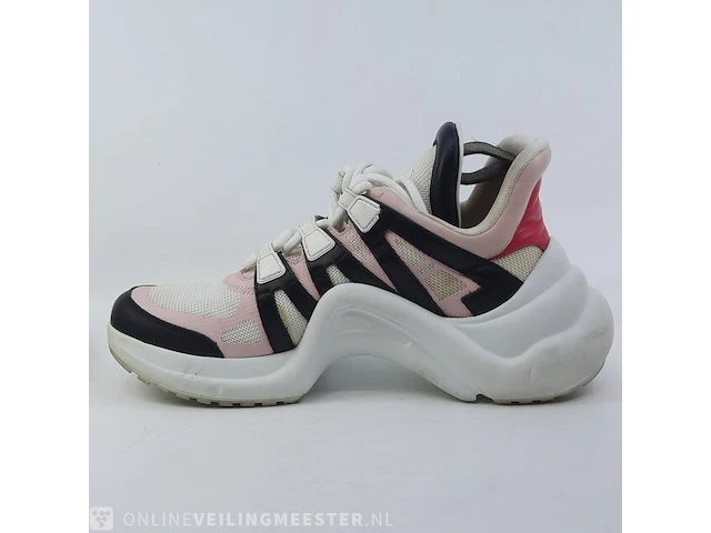 Paar sneakers, maat 36 1/2 louis vuitton, go 0169 - afbeelding 6 van  10