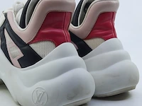Paar sneakers, maat 36 1/2 louis vuitton, go 0169 - afbeelding 8 van  10