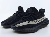 Paar sneakers, maat 36 2/3 adidas, yeezy boost 350 v2 by1604 - afbeelding 1 van  11