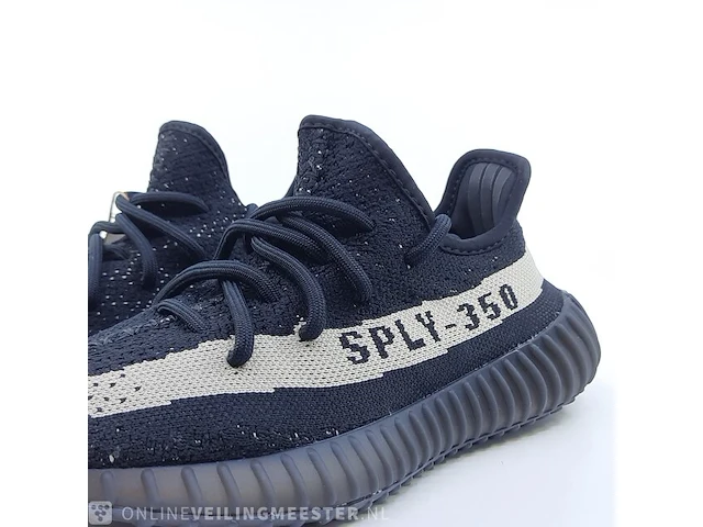 Paar sneakers, maat 36 2/3 adidas, yeezy boost 350 v2 by1604 - afbeelding 5 van  11