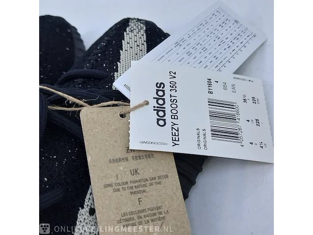 Paar sneakers, maat 36 2/3 adidas, yeezy boost 350 v2 by1604 - afbeelding 10 van  11
