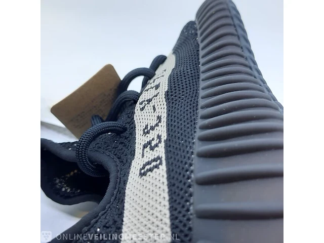 Paar sneakers, maat 36 2/3 adidas, yeezy boost 350 v2 by1604 - afbeelding 11 van  11