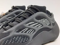 Paar sneakers, maat 36 adidas, yeezy 700 v3 gx6144 - afbeelding 3 van  9