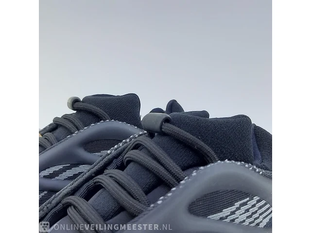 Paar sneakers, maat 36 adidas, yeezy 700 v3 gx6144 - afbeelding 4 van  9