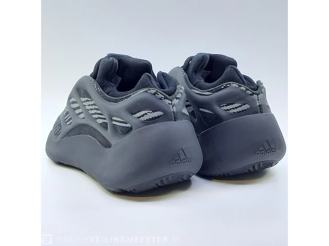 Paar sneakers, maat 36 adidas, yeezy 700 v3 gx6144 - afbeelding 6 van  9