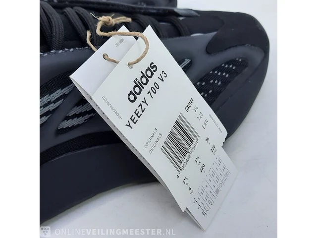 Paar sneakers, maat 36 adidas, yeezy 700 v3 gx6144 - afbeelding 7 van  9