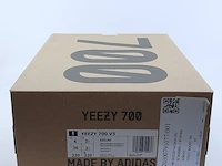 Paar sneakers, maat 36 adidas, yeezy 700 v3 gx6144 - afbeelding 9 van  9