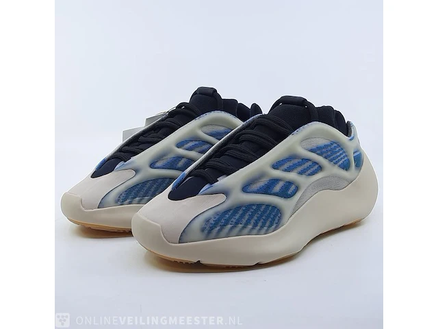 Paar sneakers, maat 36 adidas, yeezy 700 v3 gy0260 - afbeelding 1 van  10