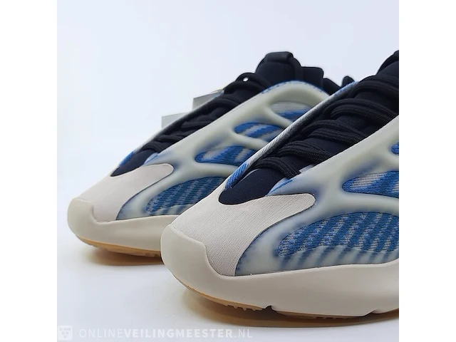 Paar sneakers, maat 36 adidas, yeezy 700 v3 gy0260 - afbeelding 3 van  10
