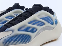 Paar sneakers, maat 36 adidas, yeezy 700 v3 gy0260 - afbeelding 4 van  10