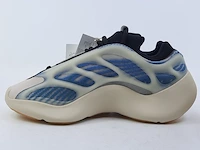 Paar sneakers, maat 36 adidas, yeezy 700 v3 gy0260 - afbeelding 6 van  10
