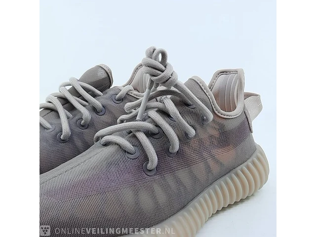 Paar sneakers, maat 36 adidas, yeezy boost 350 v2 gw2871 - afbeelding 3 van  8