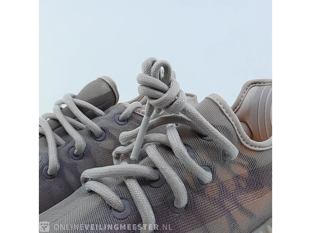 Paar sneakers, maat 36 adidas, yeezy boost 350 v2 gw2871 - afbeelding 4 van  8