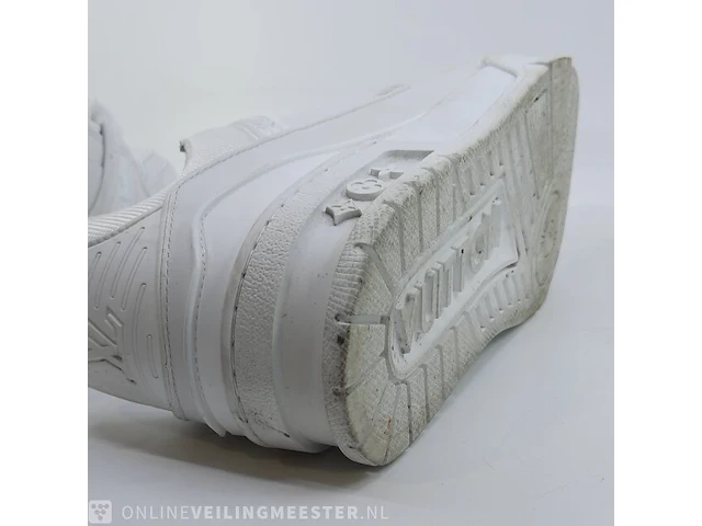 Paar sneakers, maat 36 louis vuitton, nv 0293 - afbeelding 2 van  10