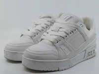 Paar sneakers, maat 36 louis vuitton, nv 0293 - afbeelding 1 van  10