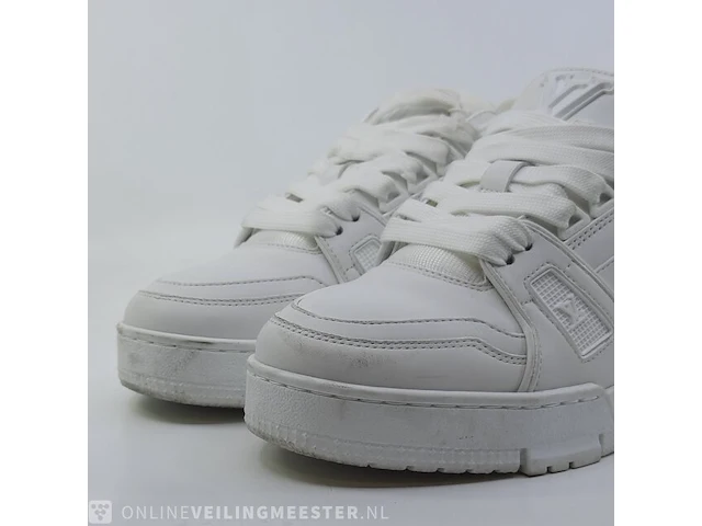 Paar sneakers, maat 36 louis vuitton, nv 0293 - afbeelding 3 van  10