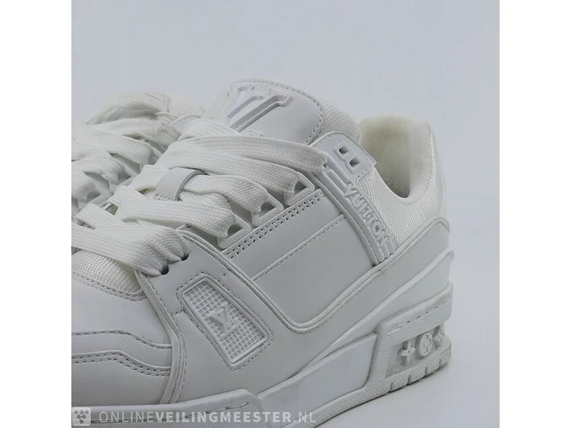 Paar sneakers, maat 36 louis vuitton, nv 0293 - afbeelding 4 van  10