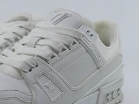 Paar sneakers, maat 36 louis vuitton, nv 0293 - afbeelding 4 van  10