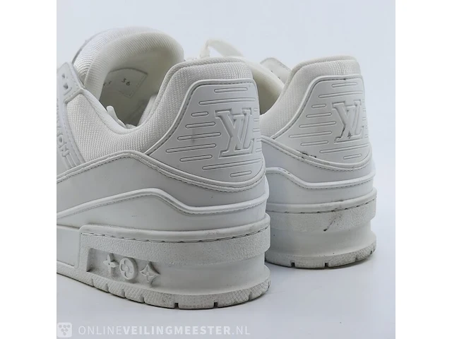 Paar sneakers, maat 36 louis vuitton, nv 0293 - afbeelding 8 van  10