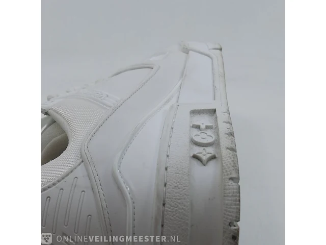 Paar sneakers, maat 36 louis vuitton, nv 0293 - afbeelding 10 van  10