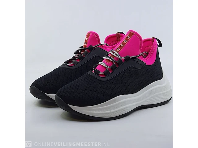 Paar sneakers, maat 36 prada, 6425 - afbeelding 1 van  12