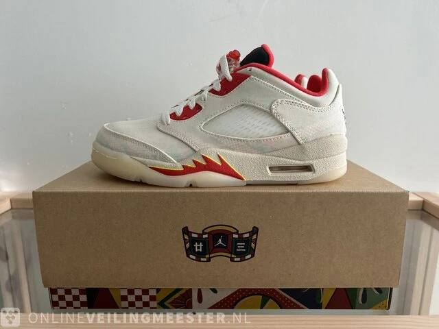 Paar sneakers maat 36.5 nike, jordan 5 retro low chinese new year (2021) - afbeelding 1 van  6