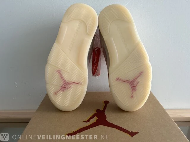 Paar sneakers maat 36.5 nike, jordan 5 retro low chinese new year (2021) - afbeelding 6 van  6