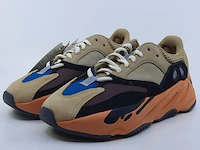 Paar sneakers, maat 37 1/3 adidas, yeezy boost 700 gw0297 - afbeelding 1 van  10
