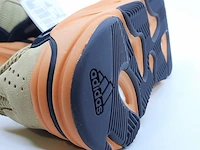 Paar sneakers, maat 37 1/3 adidas, yeezy boost 700 gw0297 - afbeelding 8 van  10