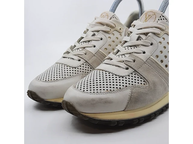 Paar sneakers, maat 37, louis vuitton, go 0195 - afbeelding 2 van  9