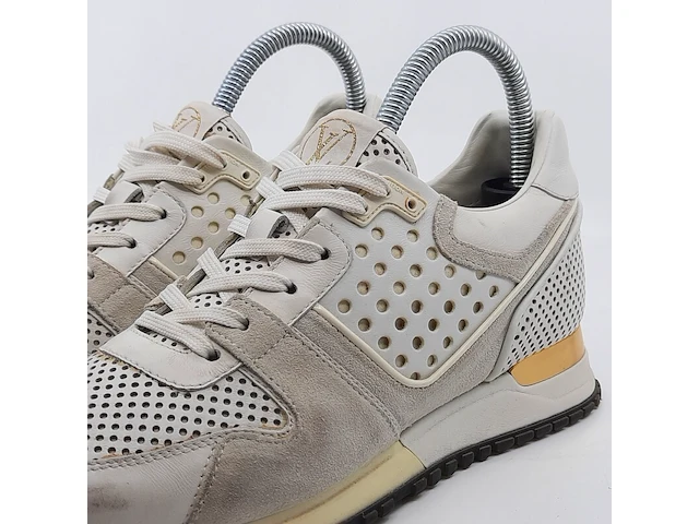 Paar sneakers, maat 37, louis vuitton, go 0195 - afbeelding 3 van  9
