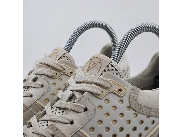 Paar sneakers, maat 37, louis vuitton, go 0195 - afbeelding 4 van  9