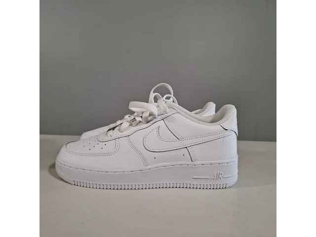 Paar sneakers, maat 38 1/2, nike, air force 1 fv5951-111 - afbeelding 2 van  6