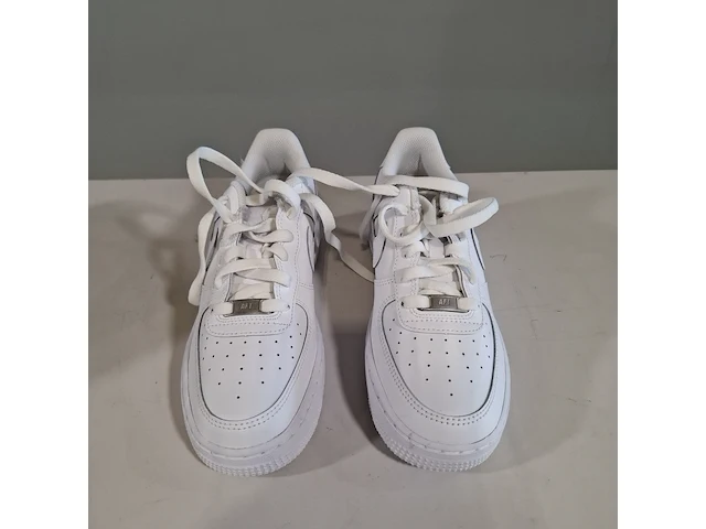 Paar sneakers, maat 38 1/2, nike, air force 1 fv5951-111 - afbeelding 4 van  6