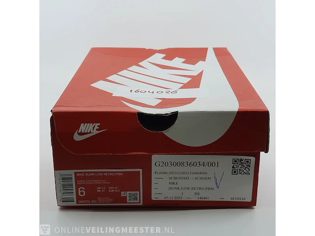Paar sneakers, maat 38 1/2 nike, dunk low retro pm dr9705-300 - afbeelding 2 van  10