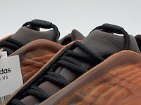 Paar sneakers, maat 39 1/3, yzy 700 v3 gy4109 - afbeelding 6 van  11