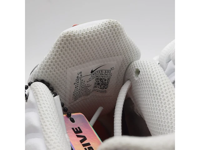Paar sneakers, maat 39, nike, air max plus ck6715-101 - afbeelding 10 van  11