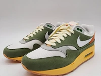 Paar sneakers, maat 40 1/2 nike, air max fd0395-386