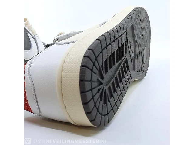 Paar sneakers, maat 40 1/2 nike, jordan x travis scott air jordan 1 low og sp dm7866-162 - afbeelding 4 van  26