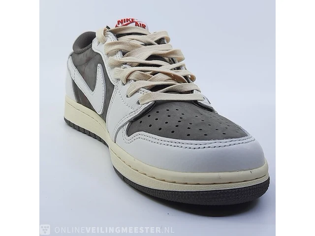 Paar sneakers, maat 40 1/2 nike, jordan x travis scott air jordan 1 low og sp dm7866-162 - afbeelding 6 van  26