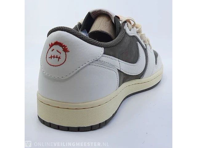Paar sneakers, maat 40 1/2 nike, jordan x travis scott air jordan 1 low og sp dm7866-162 - afbeelding 7 van  26