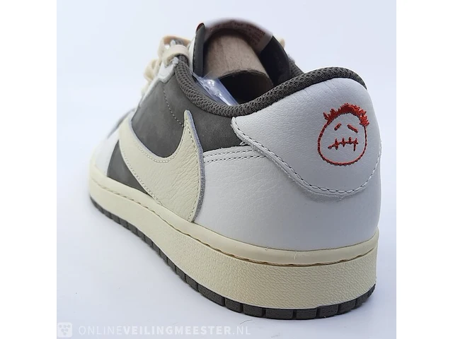 Paar sneakers, maat 40 1/2 nike, jordan x travis scott air jordan 1 low og sp dm7866-162 - afbeelding 8 van  26