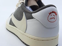 Paar sneakers, maat 40 1/2 nike, jordan x travis scott air jordan 1 low og sp dm7866-162 - afbeelding 8 van  26