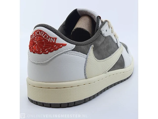 Paar sneakers, maat 40 1/2 nike, jordan x travis scott air jordan 1 low og sp dm7866-162 - afbeelding 13 van  26