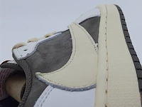 Paar sneakers, maat 40 1/2 nike, jordan x travis scott air jordan 1 low og sp dm7866-162 - afbeelding 16 van  26