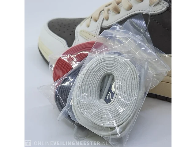 Paar sneakers, maat 40 1/2 nike, jordan x travis scott air jordan 1 low og sp dm7866-162 - afbeelding 18 van  26