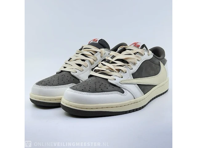 Paar sneakers, maat 40 1/2 nike, jordan x travis scott air jordan 1 low og sp dm7866-162 - afbeelding 12 van  26