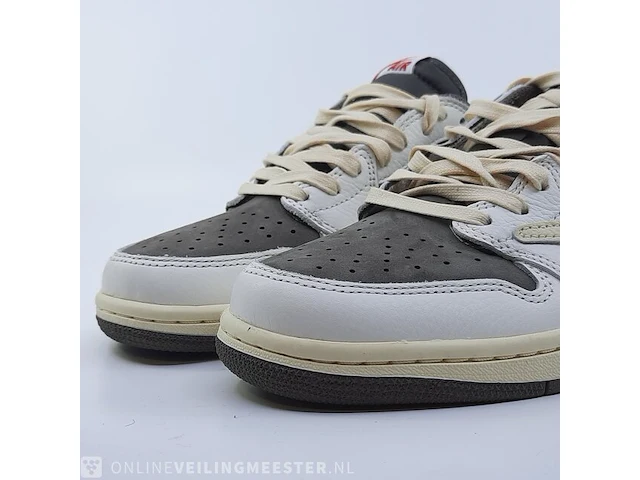 Paar sneakers, maat 40 1/2 nike, jordan x travis scott air jordan 1 low og sp dm7866-162 - afbeelding 20 van  26