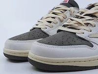 Paar sneakers, maat 40 1/2 nike, jordan x travis scott air jordan 1 low og sp dm7866-162 - afbeelding 20 van  26
